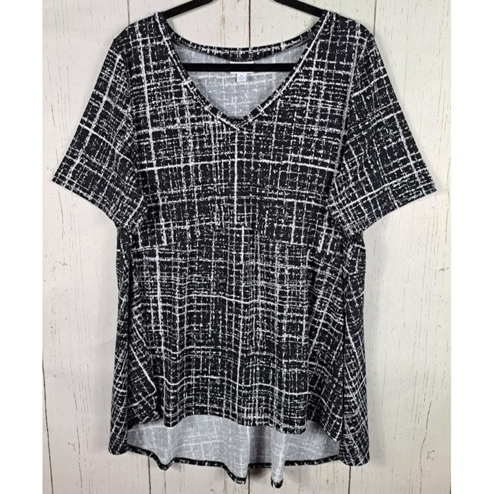 Lularoe Size XL Black White Patterned V Neck Short Sleeve Tunic Top‎